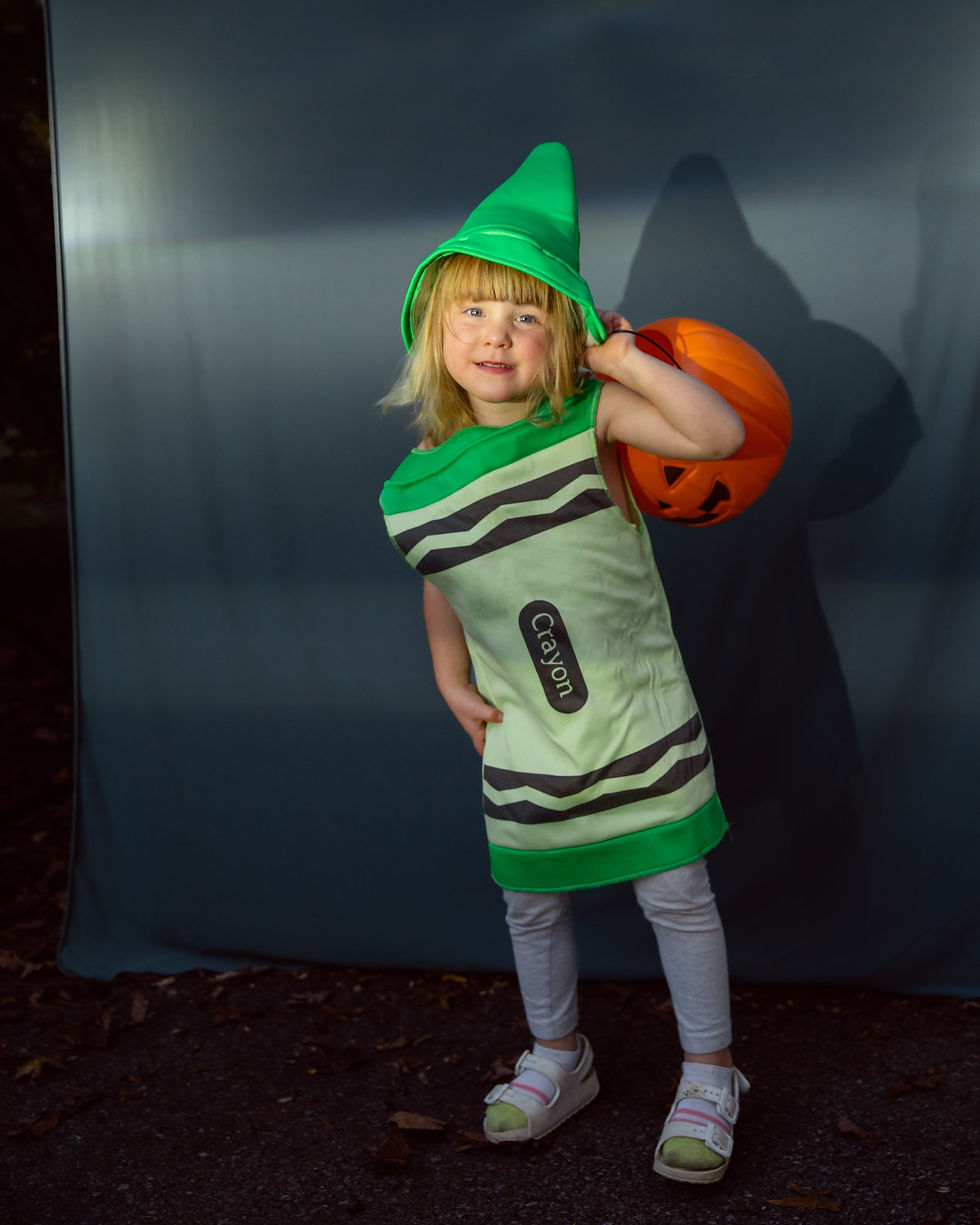 DIY How to take easy, spooky Halloween photos of your kids from a Hudson Valley family photographer