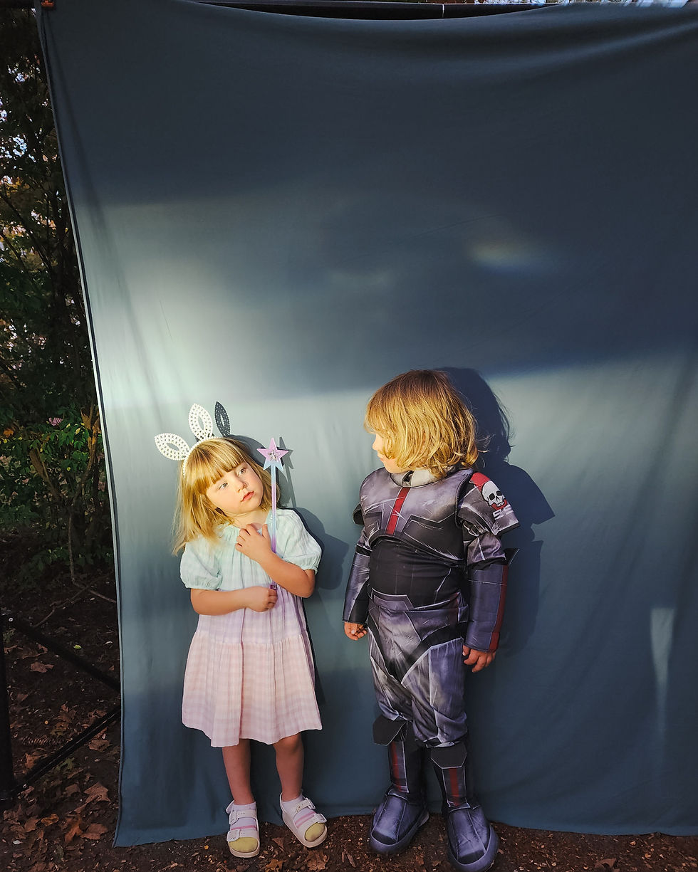 DIY How to take easy, spooky Halloween photos of your kids from a Hudson Valley family photographer