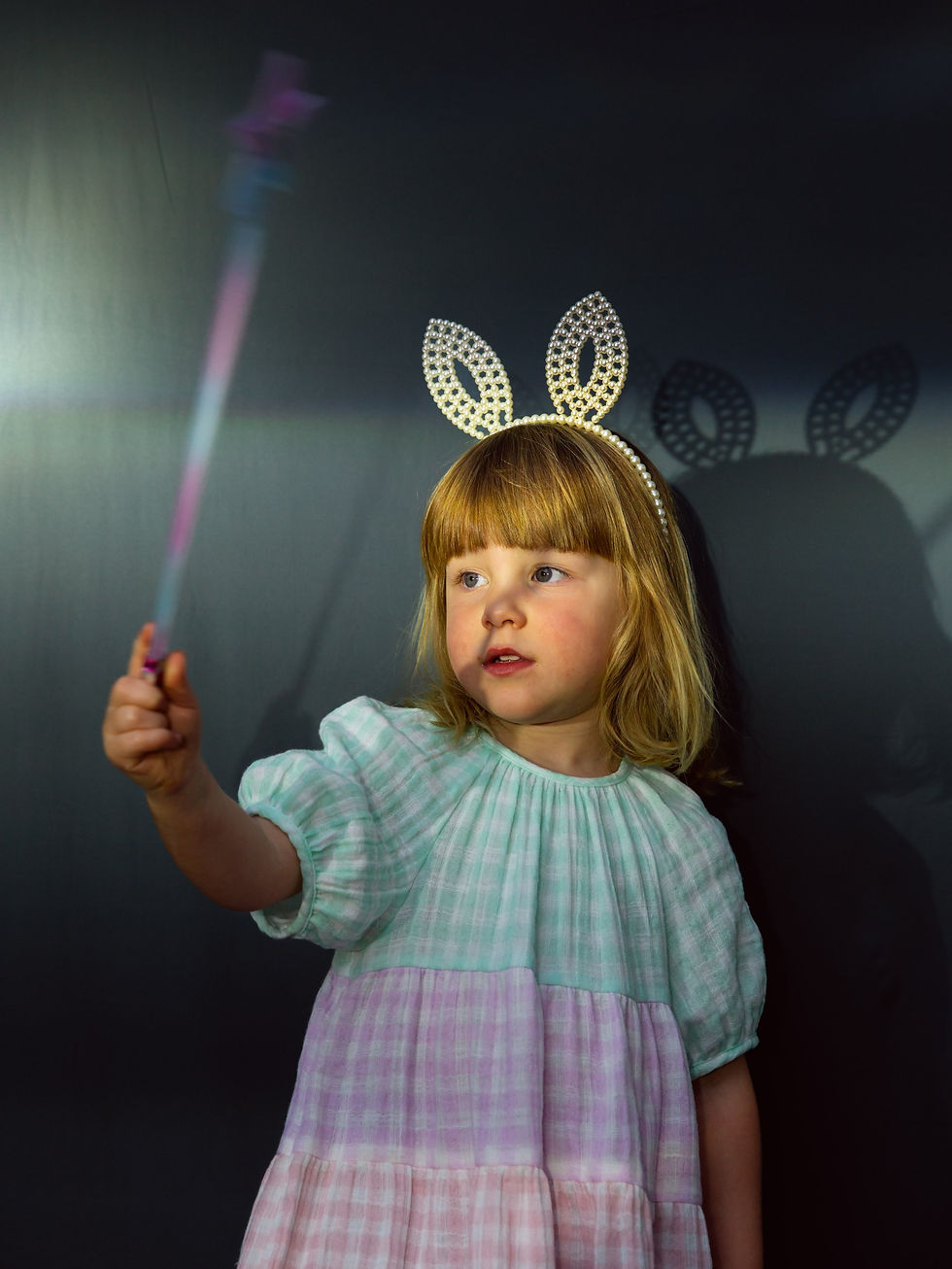 DIY How to take easy, spooky Halloween photos of your kids from a Hudson Valley family photographer