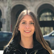 Daniela Headshot.jpg
