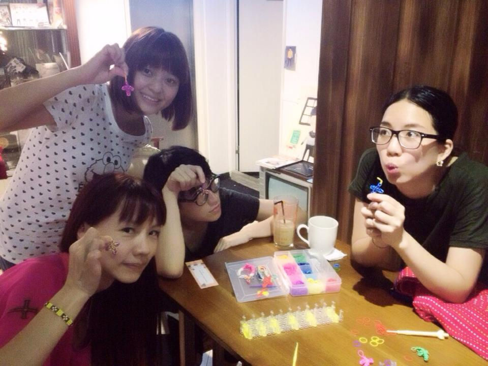 火紅創意橡皮筋手環