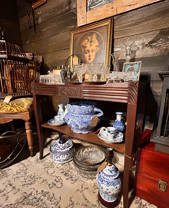 Lehigh Valley's premiere antique center with over 150 dealers displaying quality antiques. We feature furniture, clocks, jewe