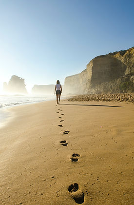 Patientin am Strand - ME/CFS Hilfe