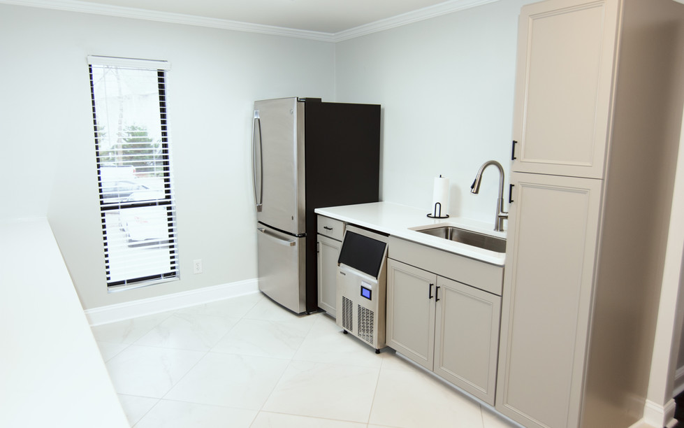 DDS CENTER Absolute Dental Lab