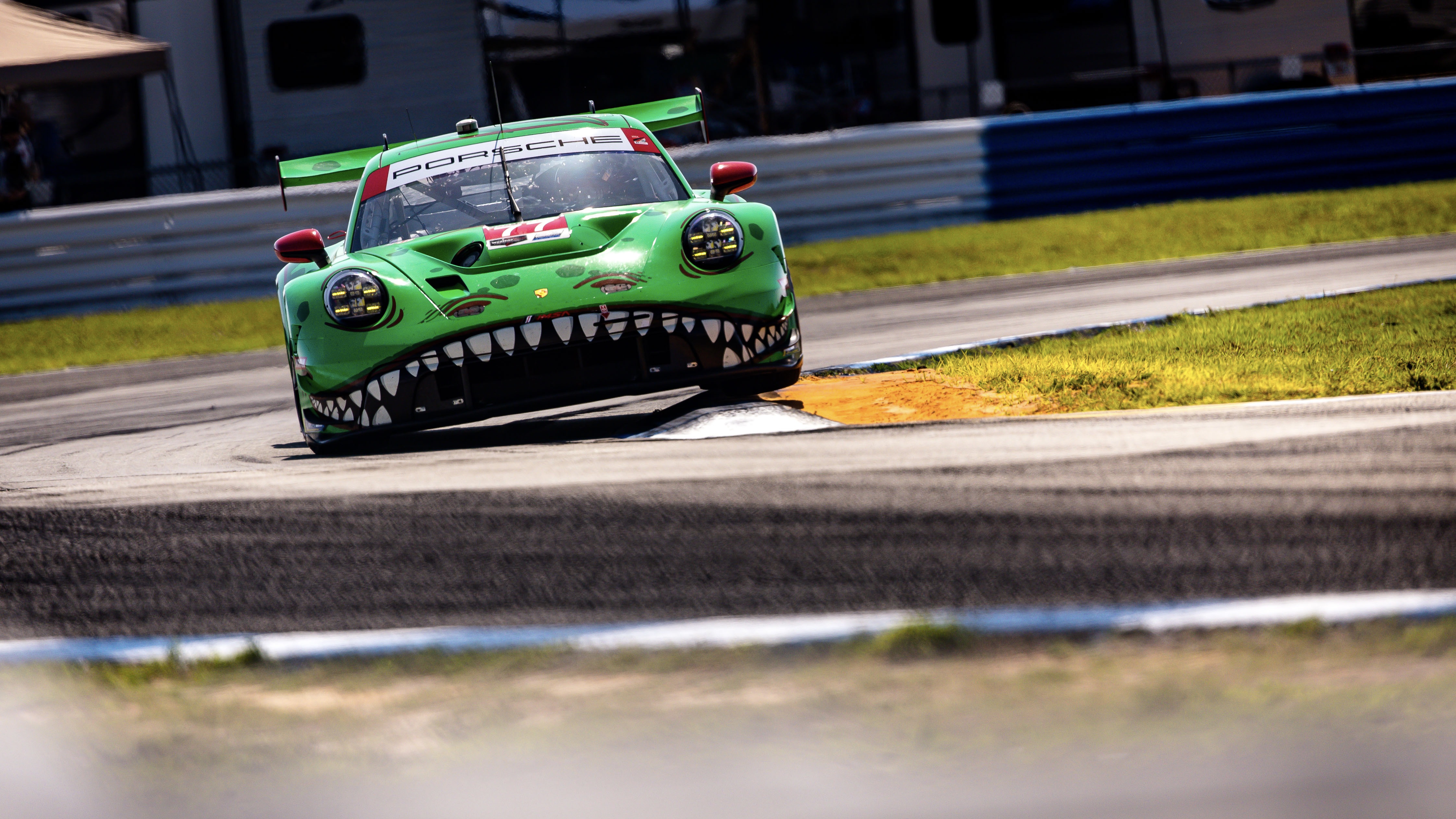 911 RSR cornering