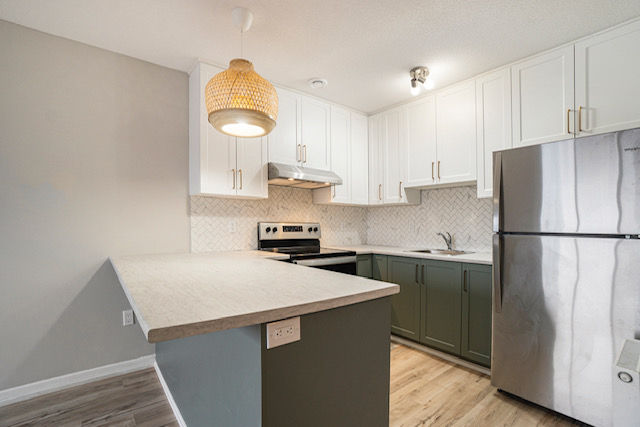U-shaped kitchen