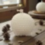 bougie décorative texturée se distingue par son design alvéolé