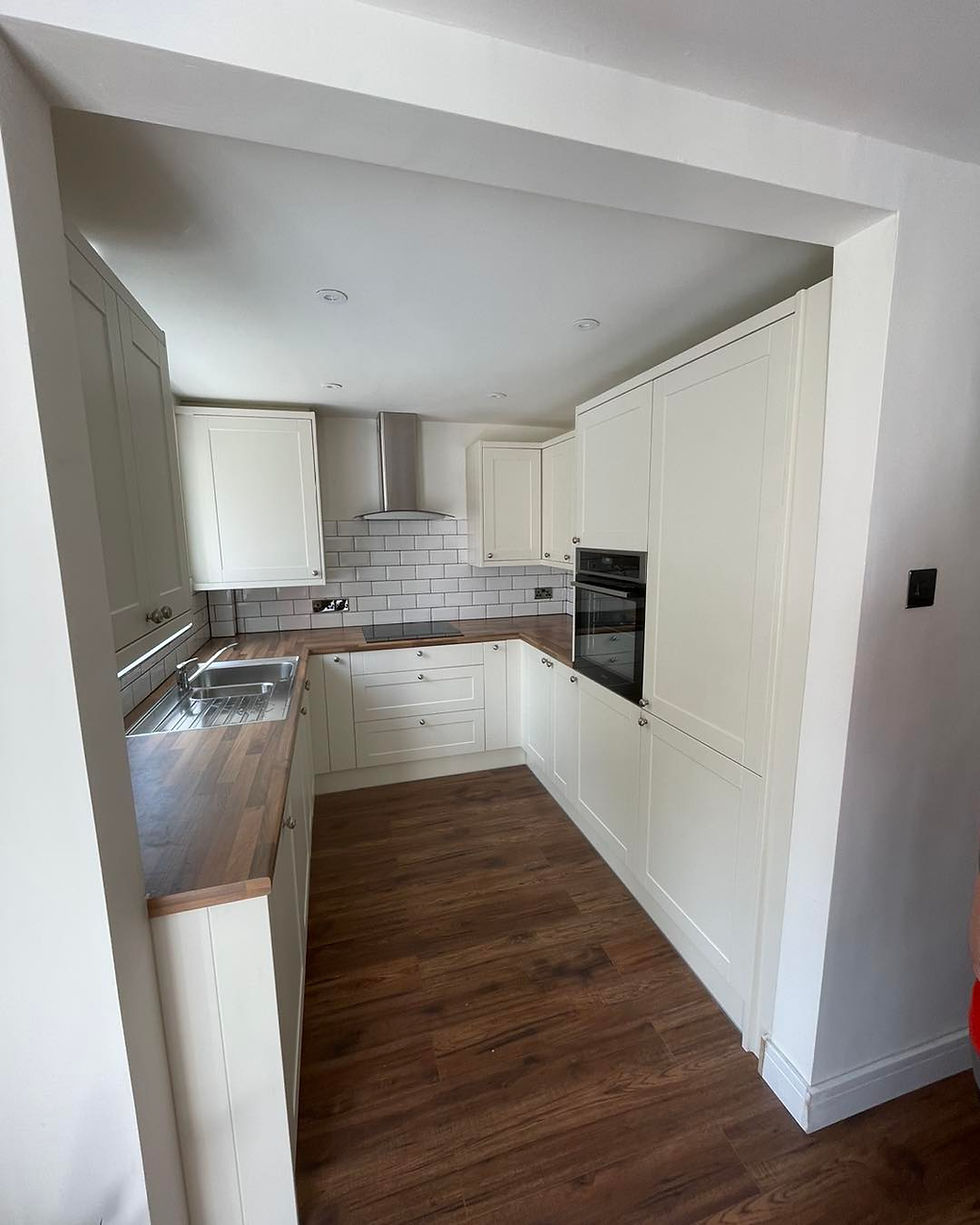 28 - Kitchen.jpg