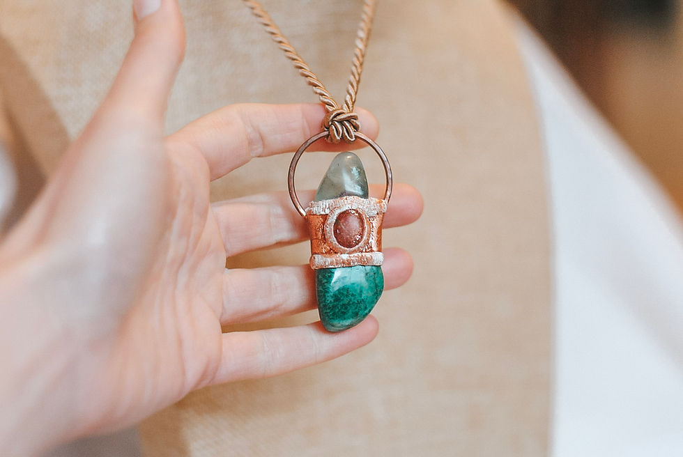 Thumbnail: Fluorite, Sunstone & Dyed Green Agate
