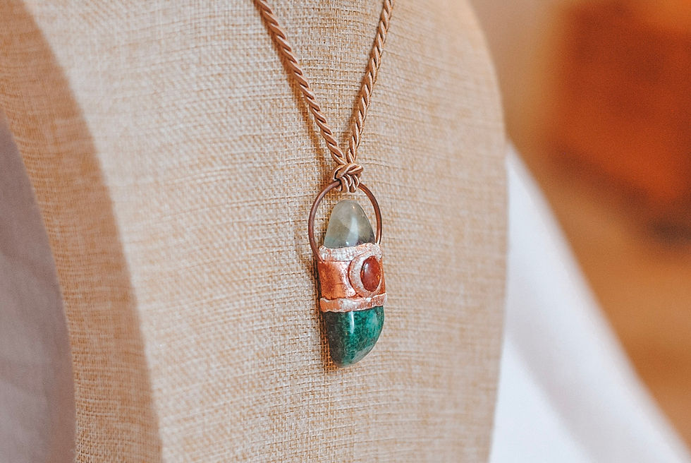 Thumbnail: Fluorite, Sunstone & Dyed Green Agate