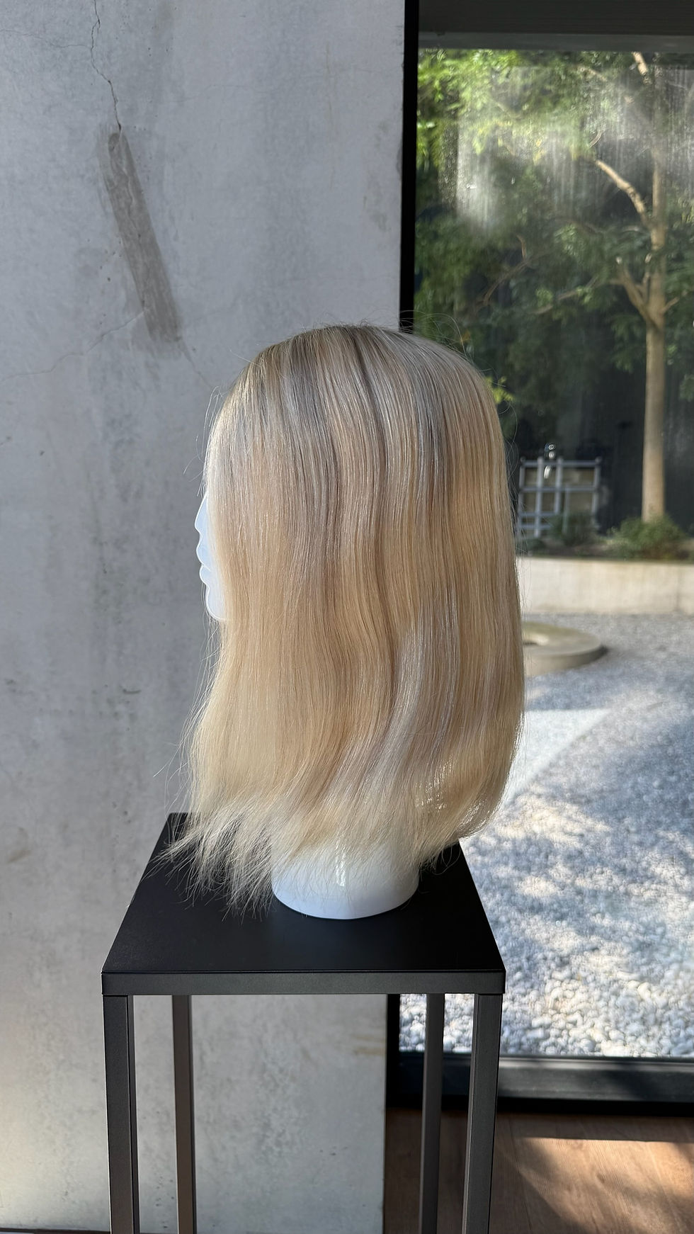Miniature : Postiche | Base moyenne | Blond ensoleillé avec racines | 35 cm | Dessus en soie | Cheveux UE