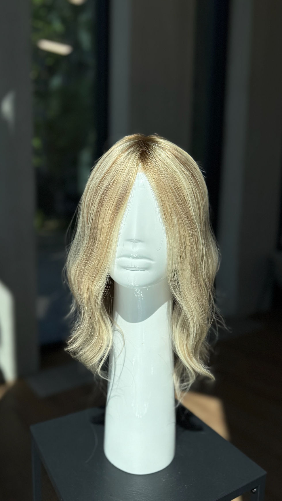 Miniaturbild: Haarteil | Medium Basis | Asch Blond | 35 cm | PU Mono Top | Brasilianische Haar
