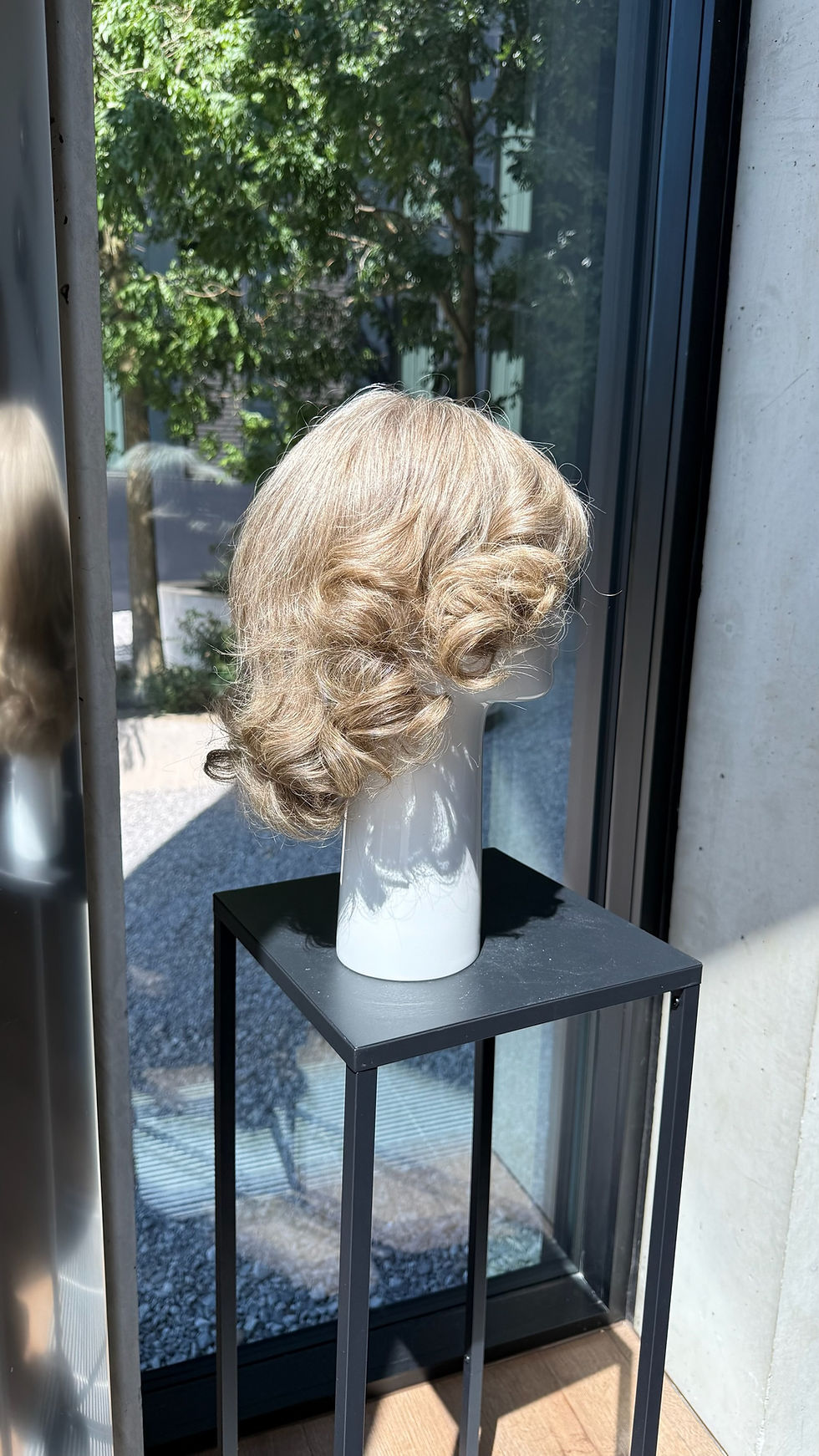 Thumbnail: graue Perücke medium Länge