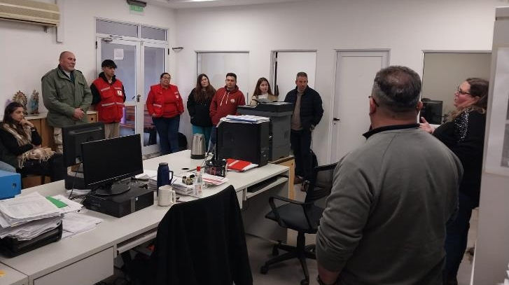 La jornada incluyó una recorrida por las instalaciones y una exposición sobre los protocolos de actuación, monitoreo y coordinación implementados ante situaciones de emergencia y eventos climáticos extremos.