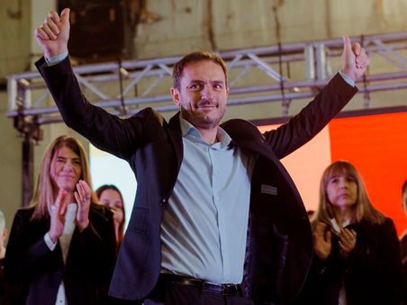 Abella lanzó su candidatura a intendente ante cientos de vecinos