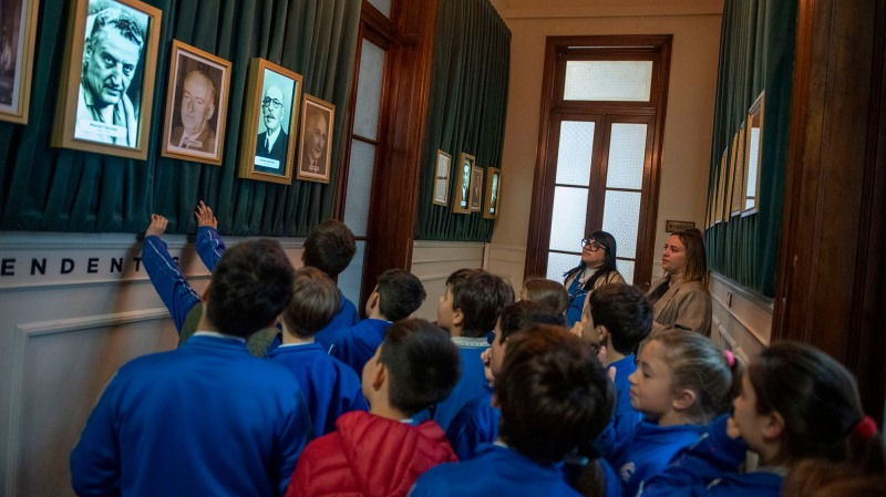 Alumnos del Colegio Dante Alighieri visitaron espacios municipales y el HCD