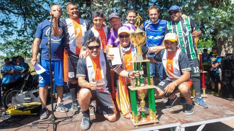 Abella acompañó la final del torneo de la Liga Campanense de Fútbol de Veteranos