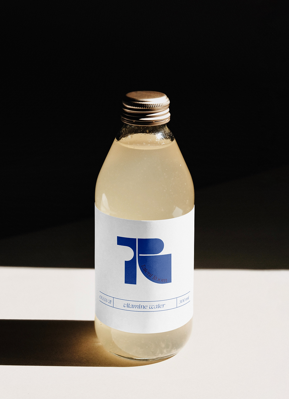 Glass Bottle PSD Mockup.png