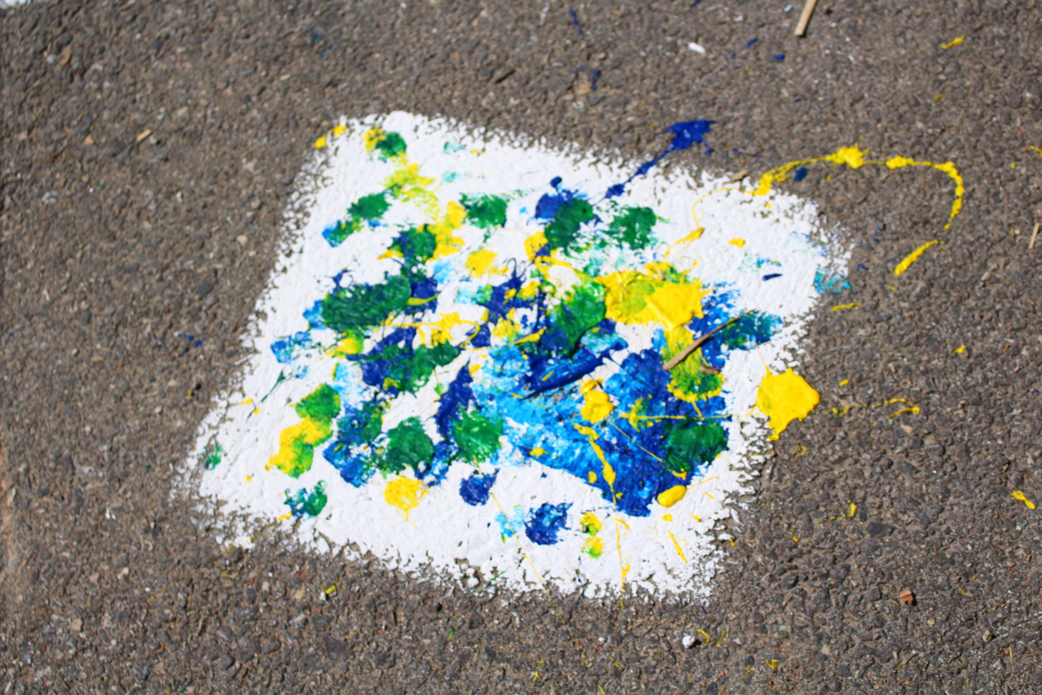 macadam, acrylique sur enrobé
