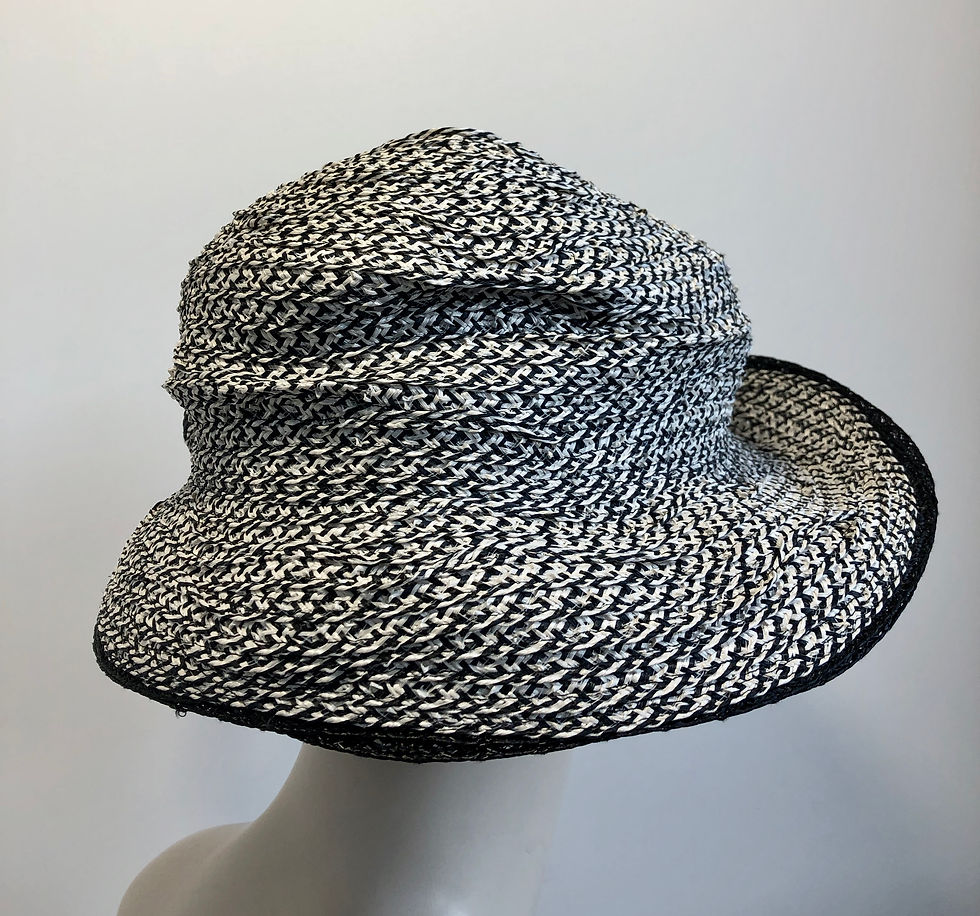 Thumbnail: Clarissa  (simple with side loop, black/white tweed)