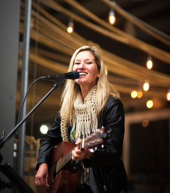 Megan Chenot
(Press / Promo Photo)