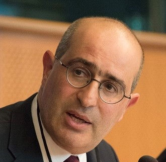 Gideon Taylor Head Shot.jpg