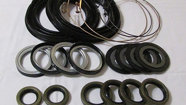 2.5 TON STEER AND REAR BOOT AND SEAL KIT