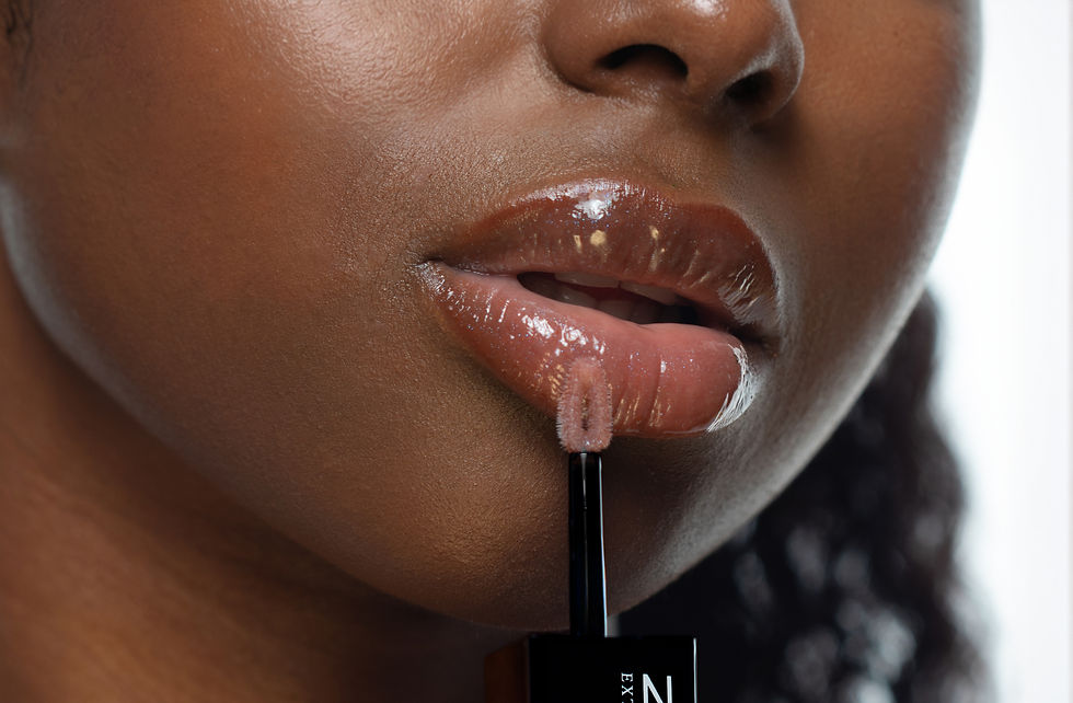 girl close up lips for amazon_edited_edited_edited