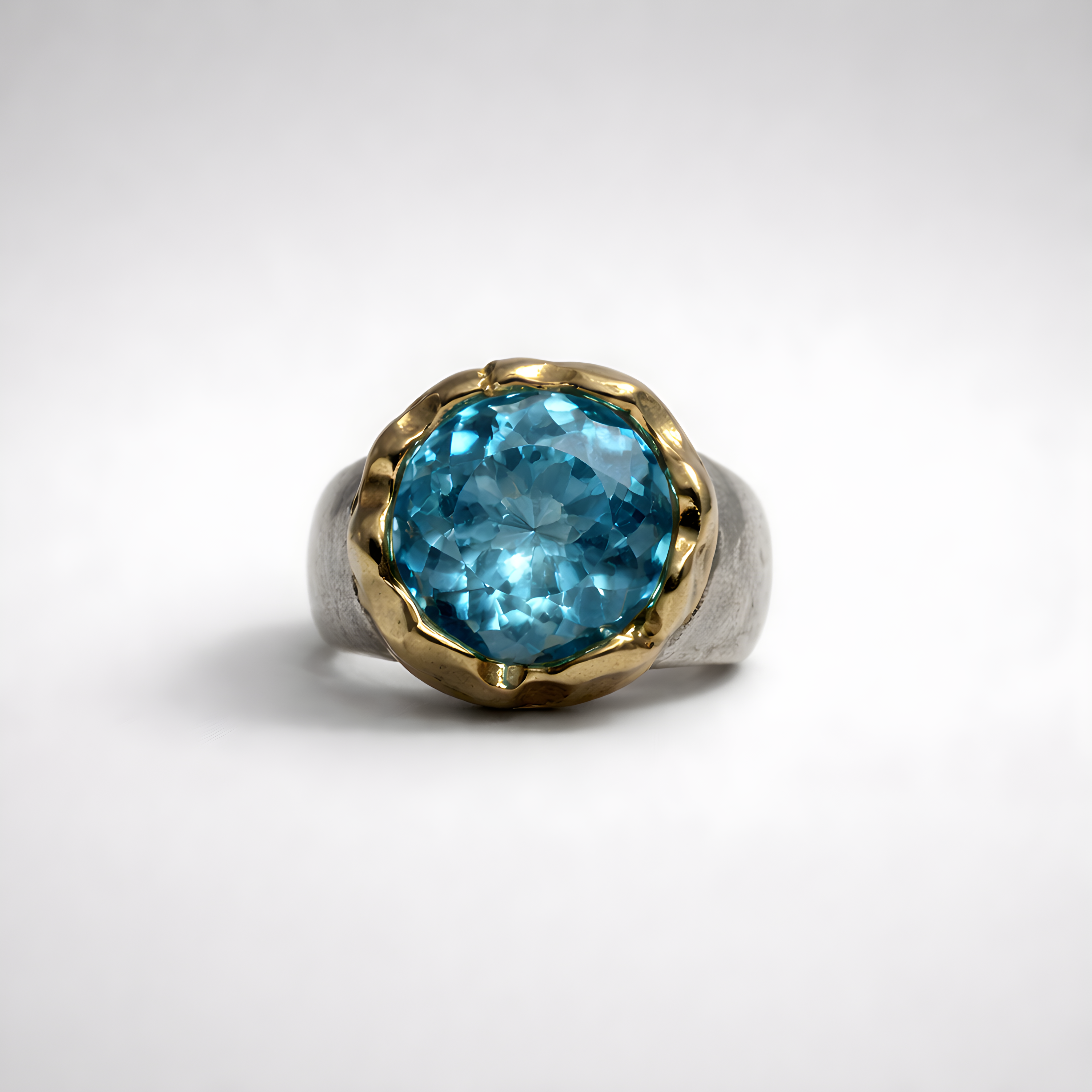 Anello Fascione Bordo Oro e Topazio Azzurrato