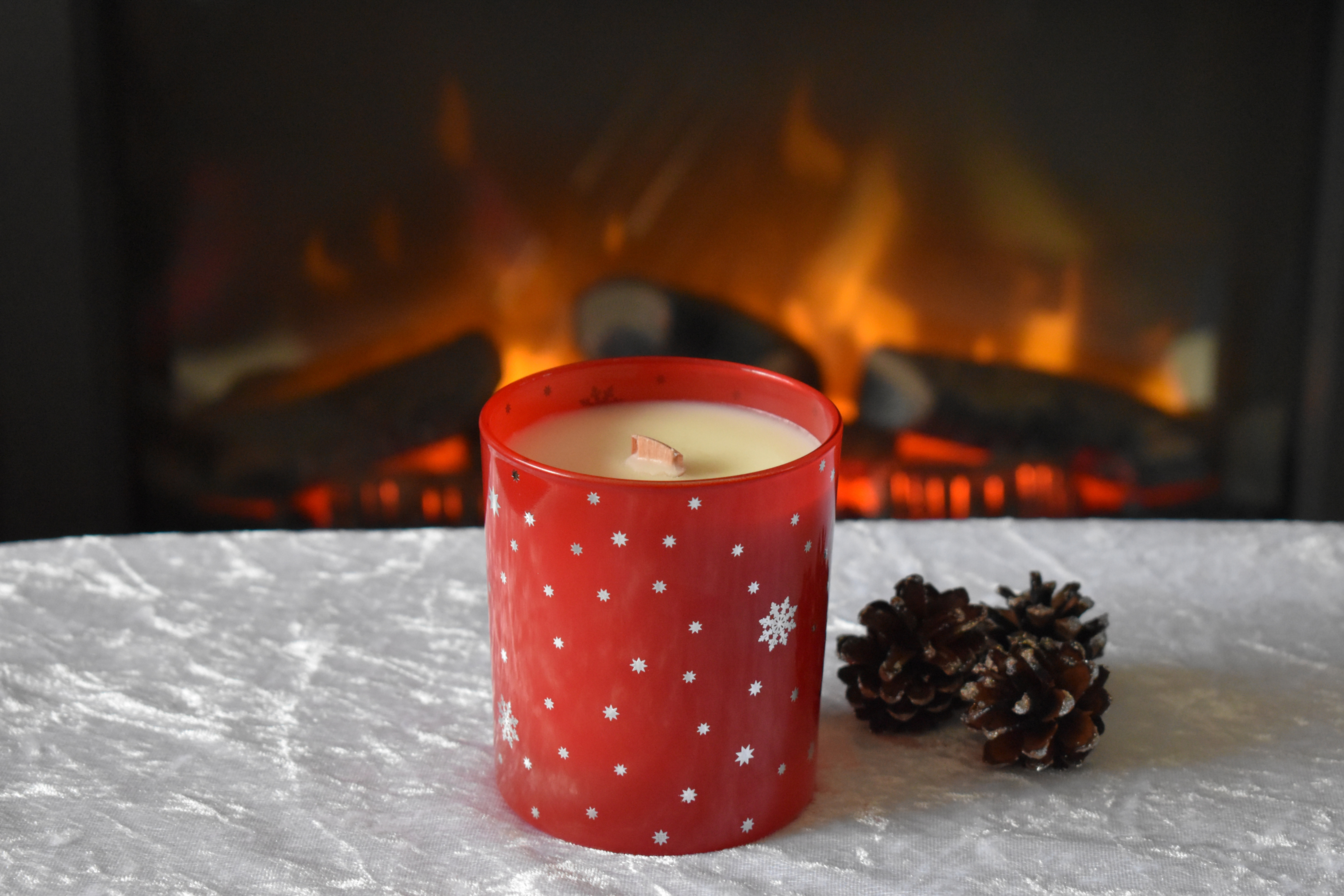 MerriWick Crafts Wood Wick Christmas Soy Wax Candle.