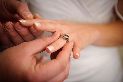 E eis que o cupido flechou de vez o coração de mais um casal. A partir daí, só o que passa na cabeça dos pombinhos é viver es