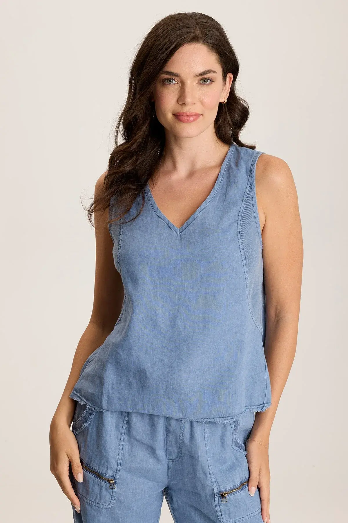XCVI ESTINE LINEN V-NECK TANK TOP  In Pacific Pigment