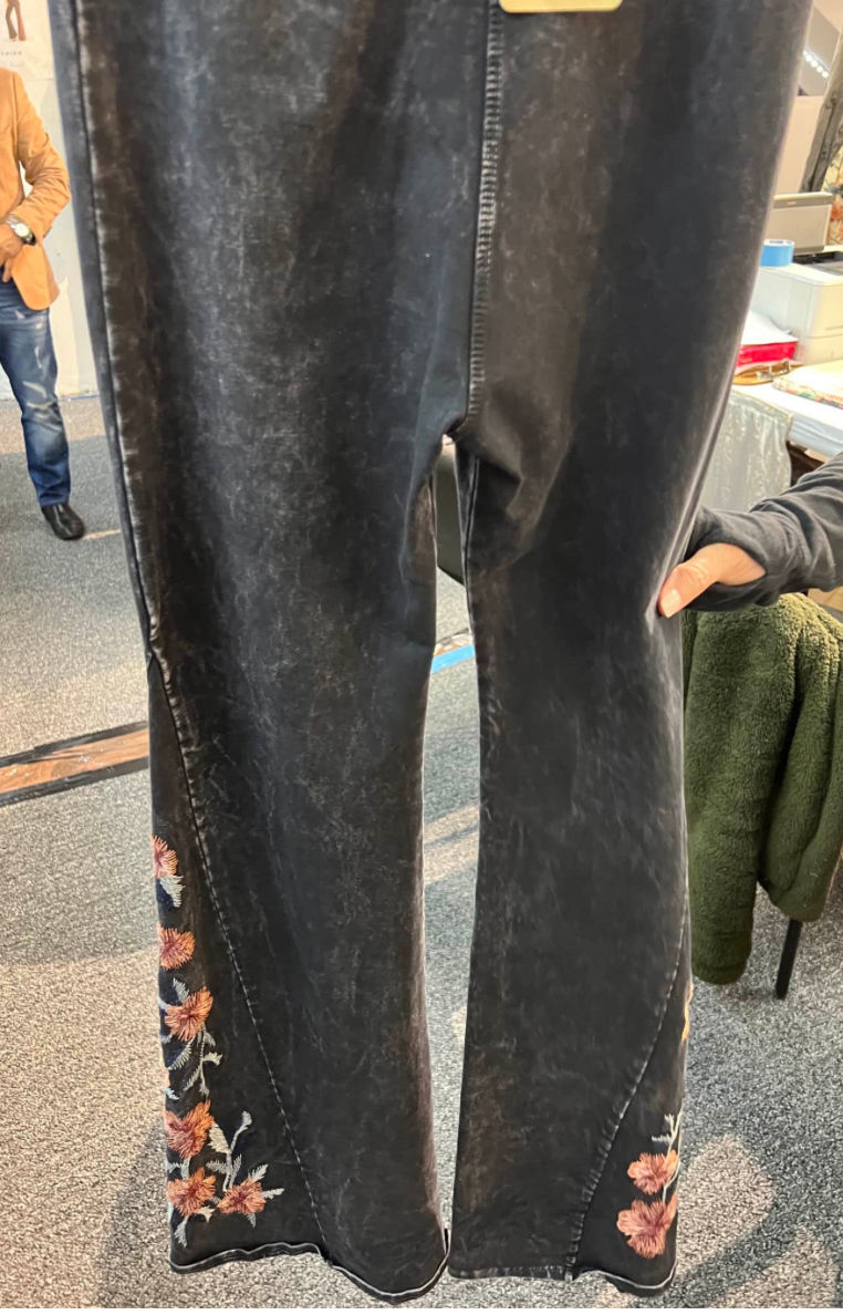 Thumbnail: Tparty embroidered pants