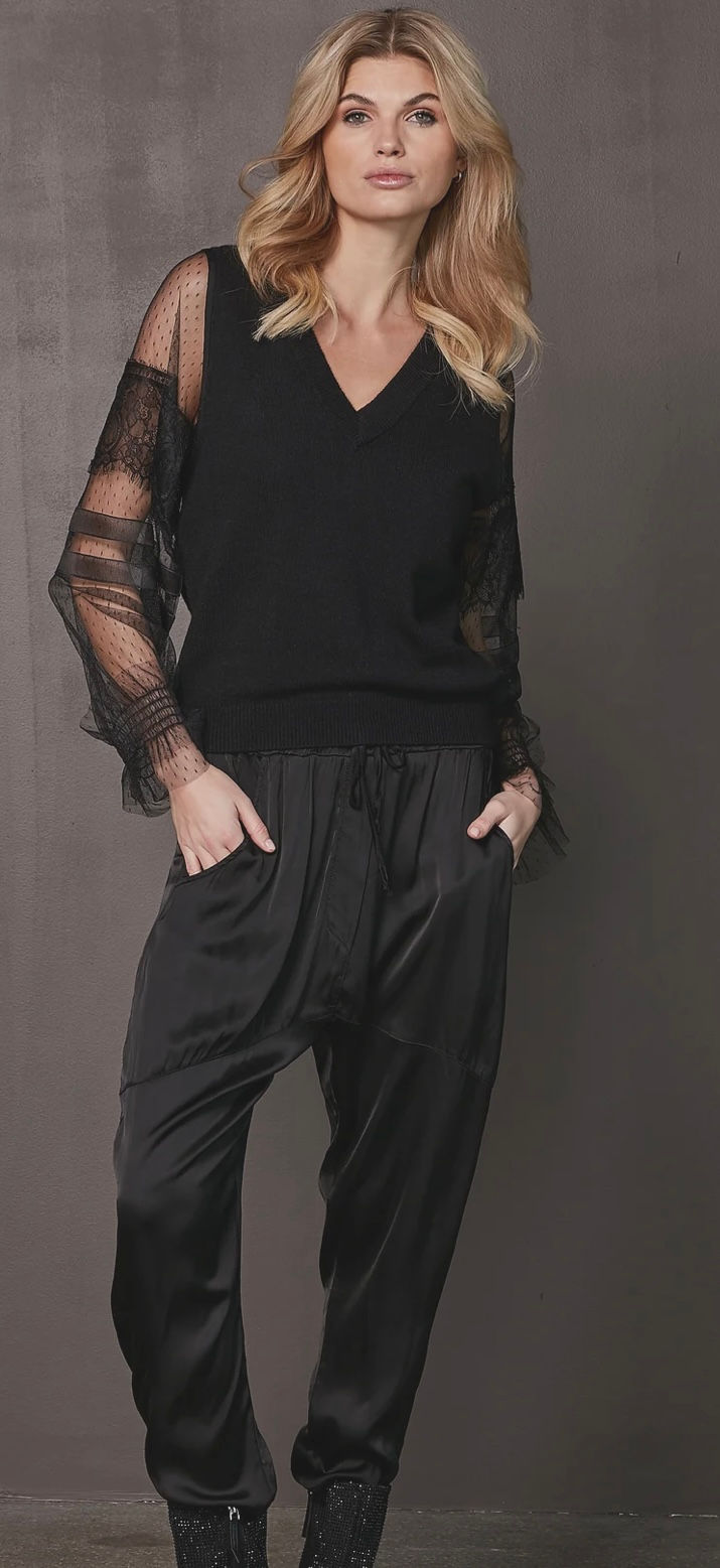 Thumbnail: Nu XYRIENNE KNITTED BLOUSE