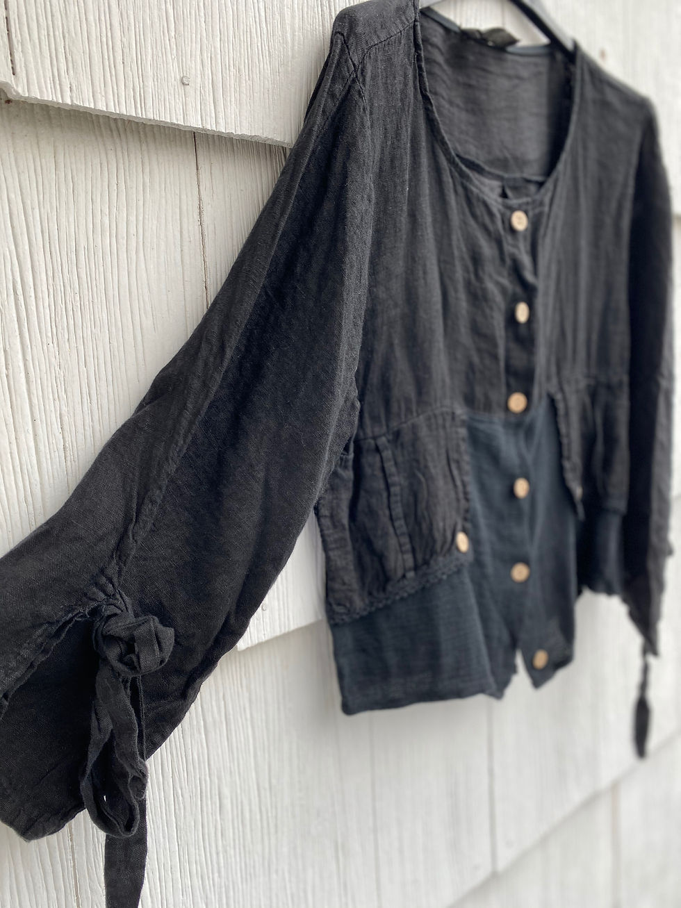 Thumbnail: Saga Linen Top