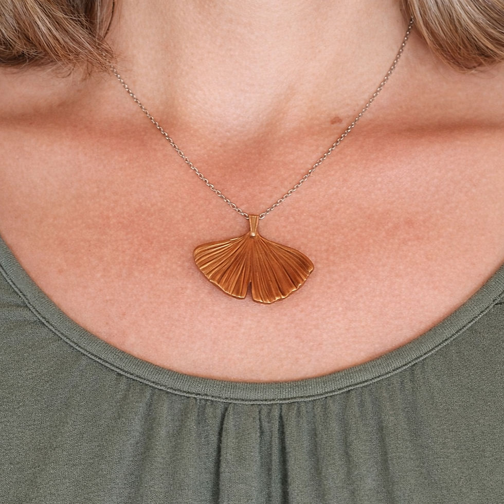 Miniaturbild: Handgefertigtes Collier mit Kordel – Ginkgo Leaf Copper