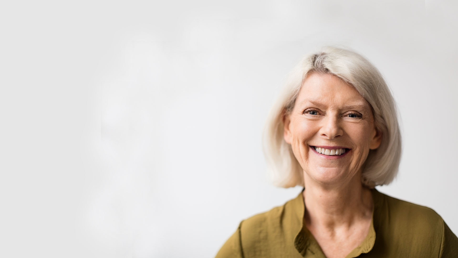 Lächelnde ältere Frau