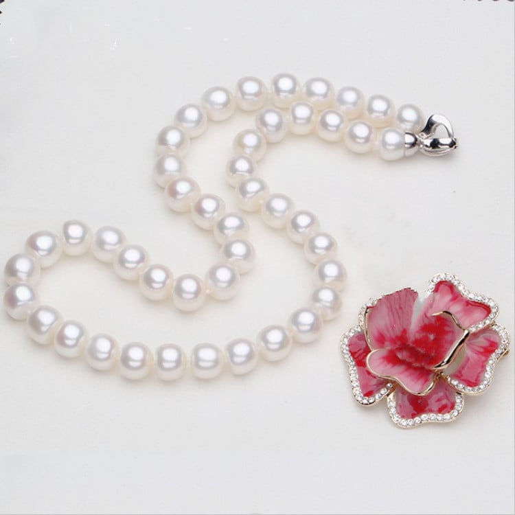 Thumbnail: Natural Freshwater Pearl Necklace