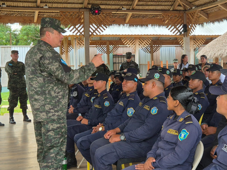 Presidente de la Comisión Interventora del INP gira instrucciones de trabajo al personal penitenciario de Puerto Lempira