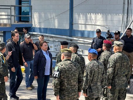 Presidenta Xiomara Castro dirige reunión con Sistema Nacional de Emergencia en la Fuerza Naval