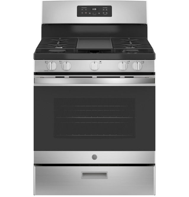 GE 30 inch Free-Standing Gas Range with Edge-to-Edge Cooktop (JGBS66REKSS)