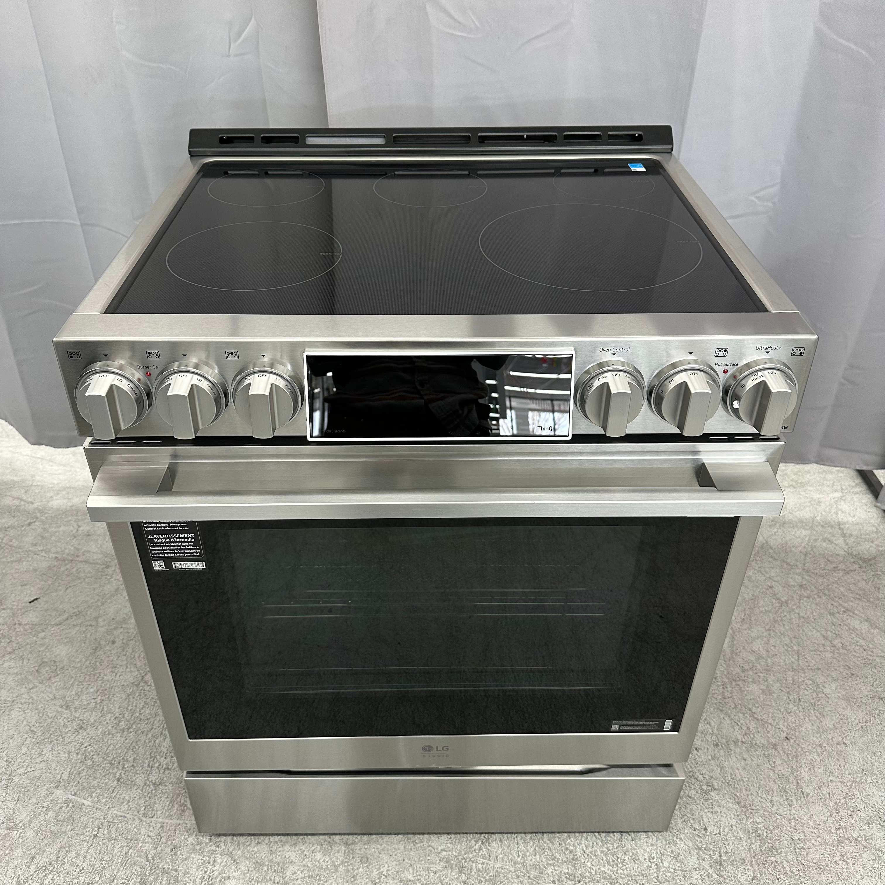 LG STUDIO LSIS6338FE 6.3 Cu. Ft. InstaView® Induction Slide-In Range