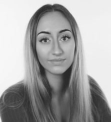 Daisie Headshot.jpeg