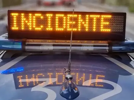 Ennesimo incidente sull'autostrada A20, un'auto si ribalta