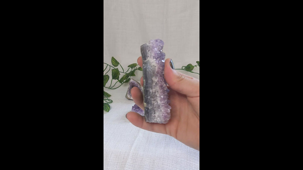 Thumbnail: Freeform Amethyst Clusters