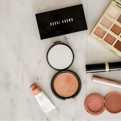 Chic Everyday Lip Gloss - Product View