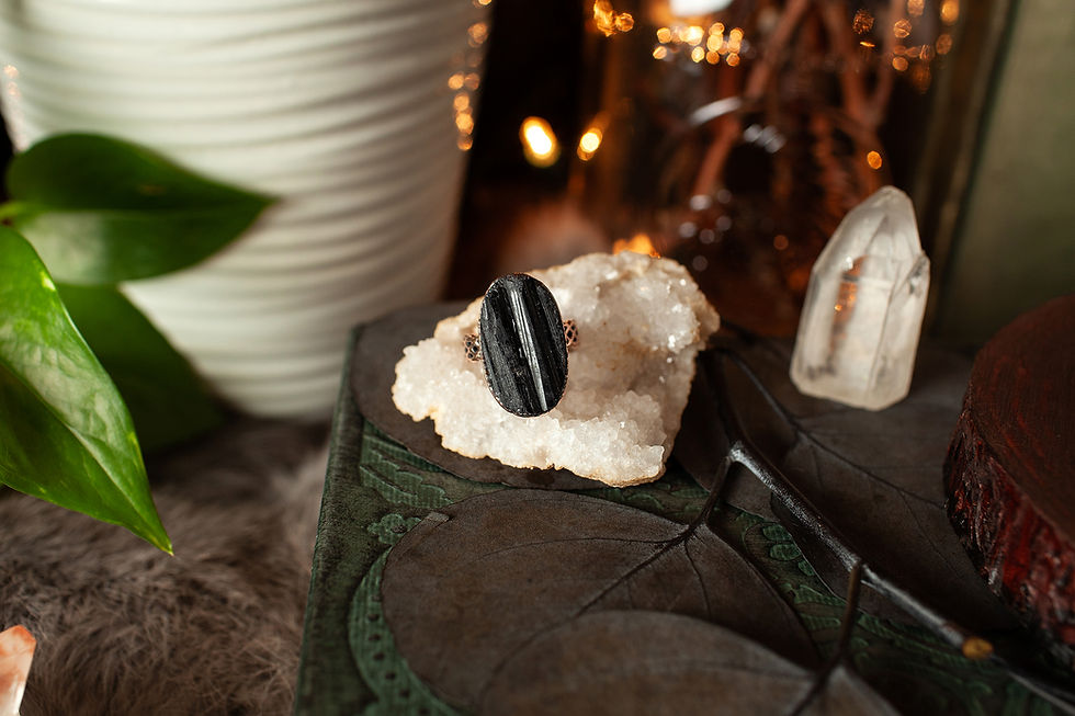 Thumbnail: Raw Black Tourmaline Copper Ring / Size 6 3/4