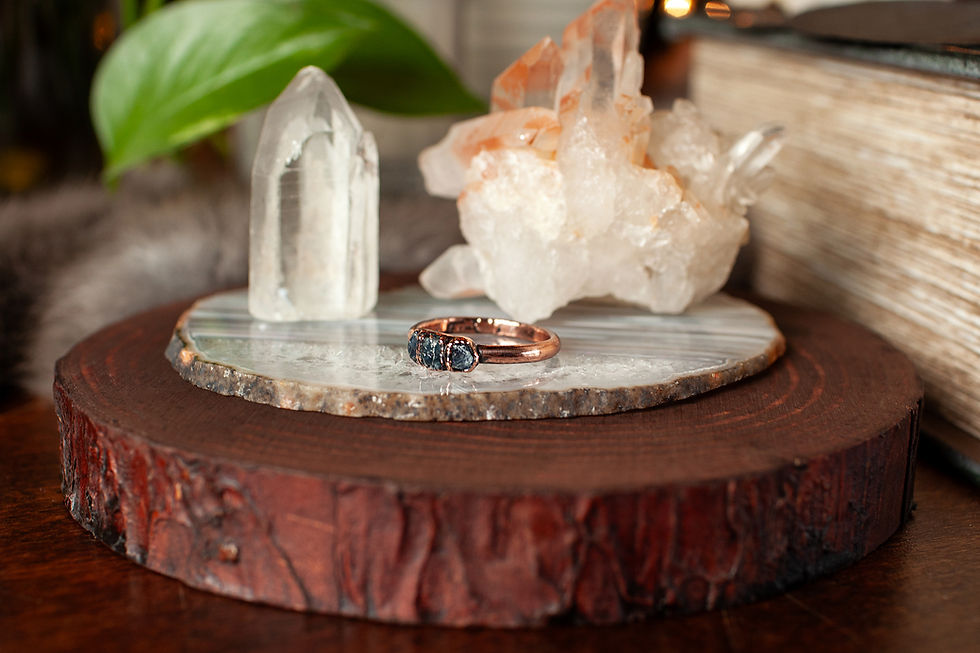 Thumbnail: Raw Blue Sapphire Copper Ring / Size 10