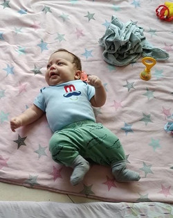 Guy Roy Mitchell born in 2021 while Hadar was working in the lab