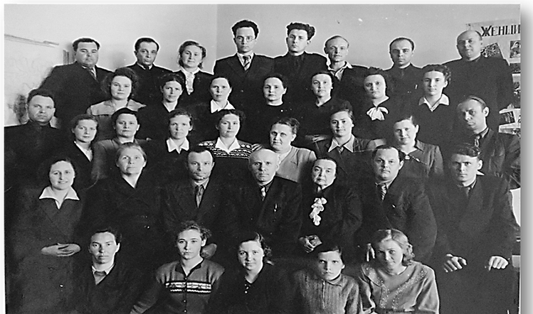 1948 - 1949 учебный год - педучилище стало четырехгодичным. 1958 год - было открыто музыкальное отделение по подготовке учителей пения общеобразовательной школы. С 1964 по 1973 годы директором педучилища работал Заслуженный учитель РСФСР Геннадий Васильевич Ванюткин.